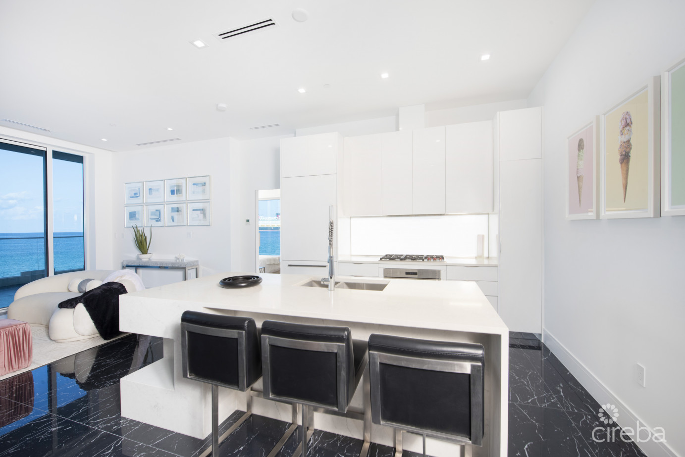 Fin Residence 9 - Corner Ocean Front Unit With Exceptional Amenities