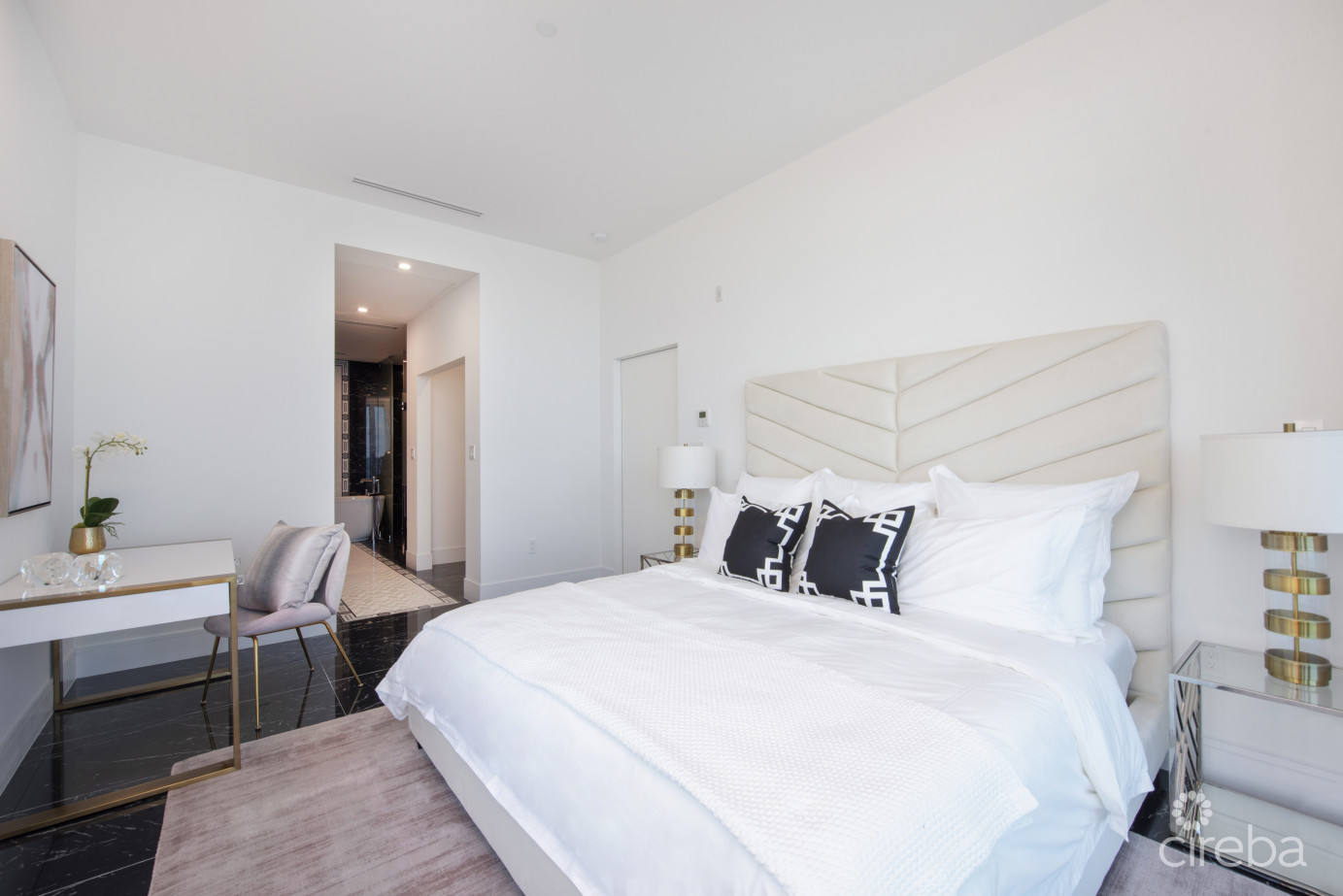 Fin Residence 9 - Corner Ocean Front Unit With Exceptional Amenities