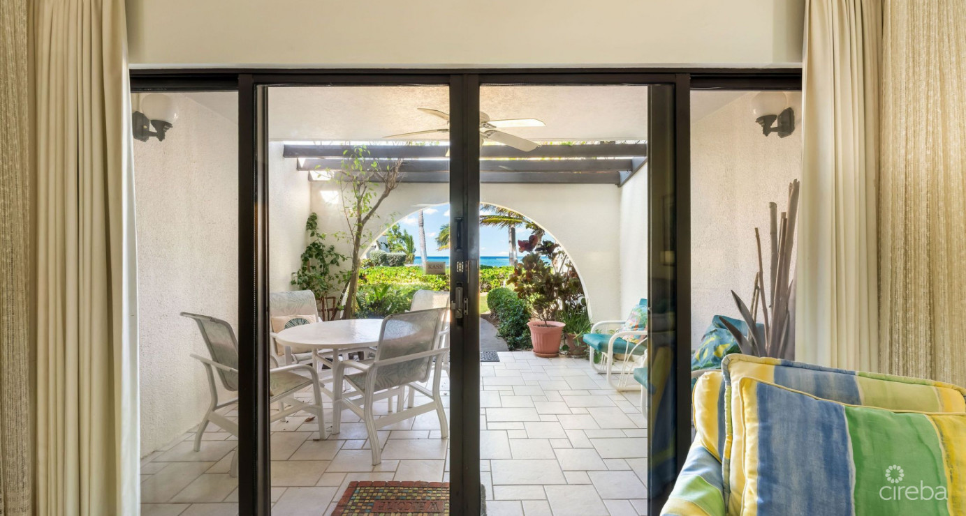 Beachfront #22 Villas Pappagallo