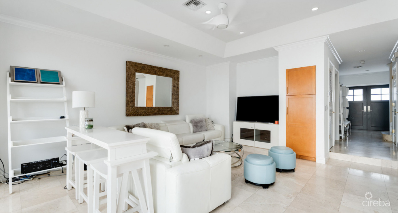 Palacades #2 (4 Bed Oceanfront Villa)