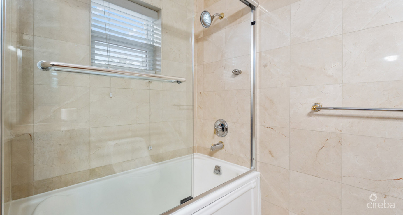 Palacades #2 (4 Bed Oceanfront Villa)