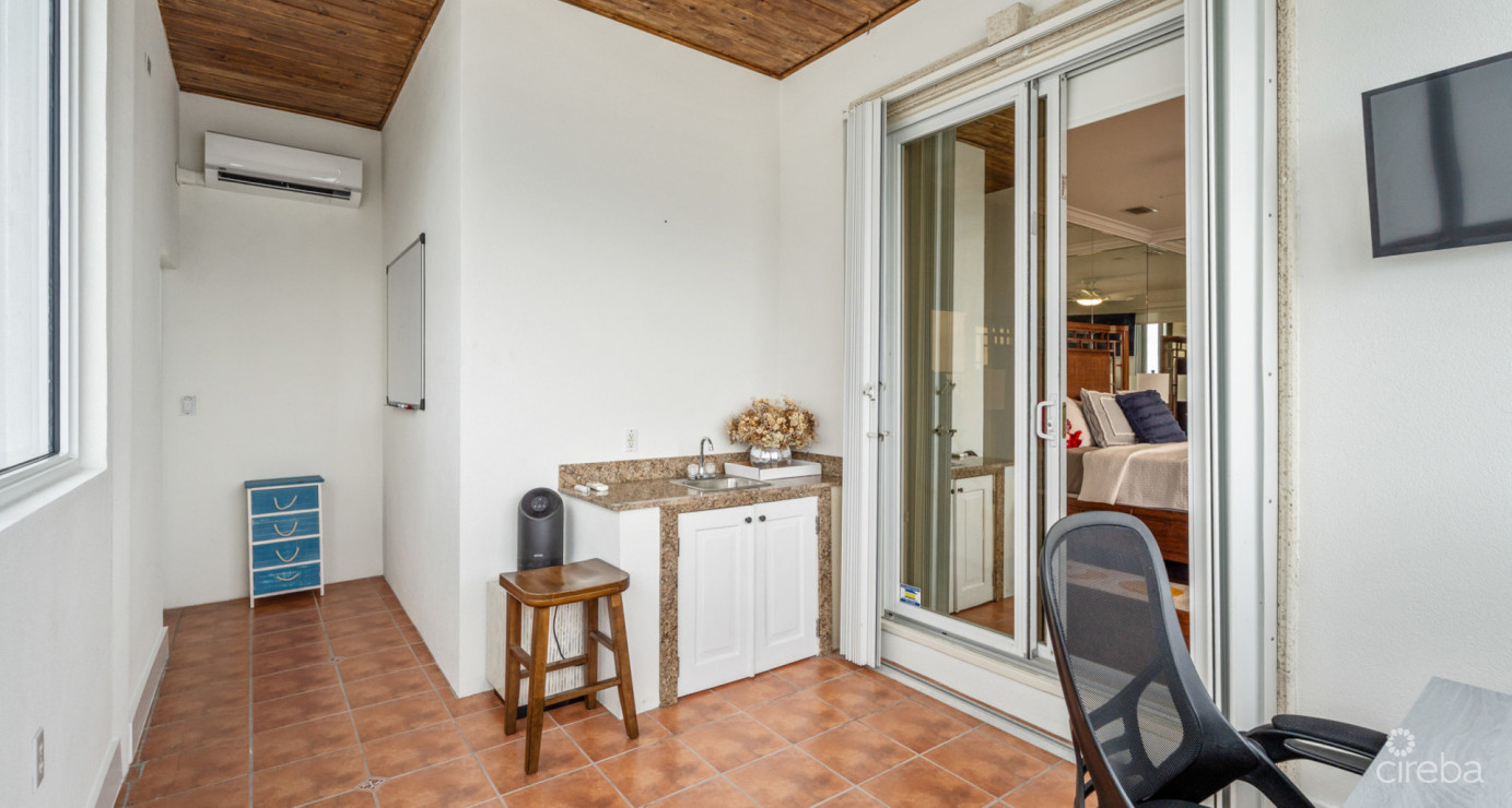 Palacades #2 (4 Bed Oceanfront Villa)