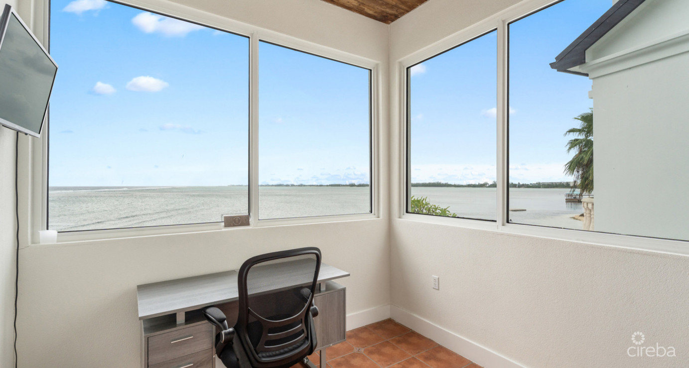 Palacades #2 (4 Bed Oceanfront Villa)