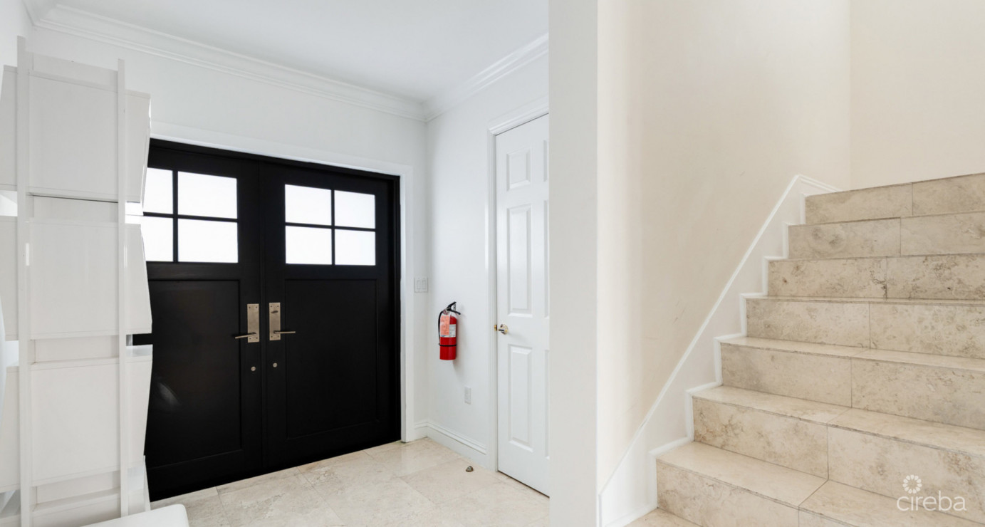 Palacades #2 (4 Bed Oceanfront Villa)