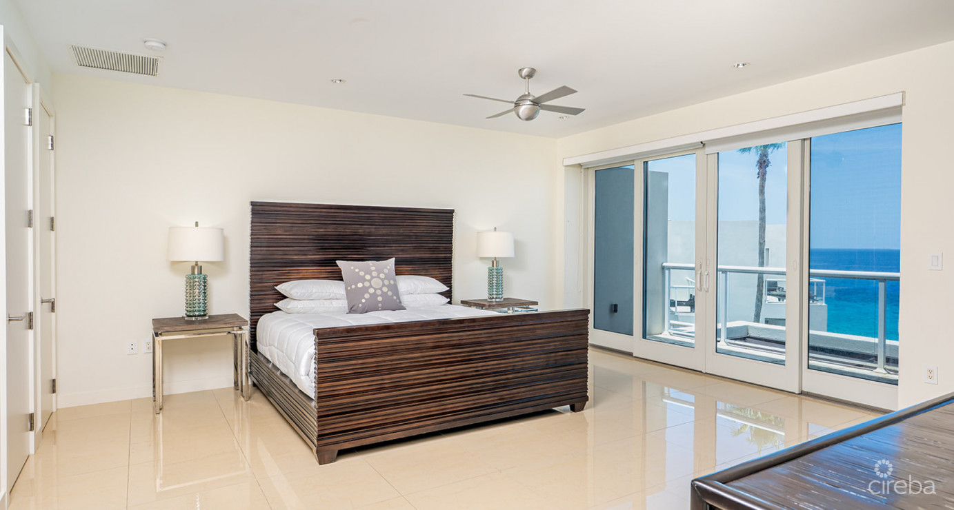 Seaview Oceanfront Penthouse - Elevated Elegance!!