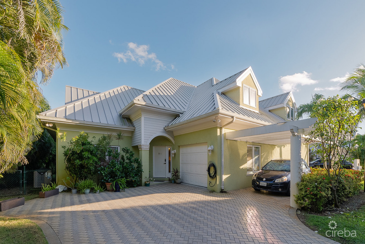 Fully Renovated Savannah Grand 4 Bedroom Family Home