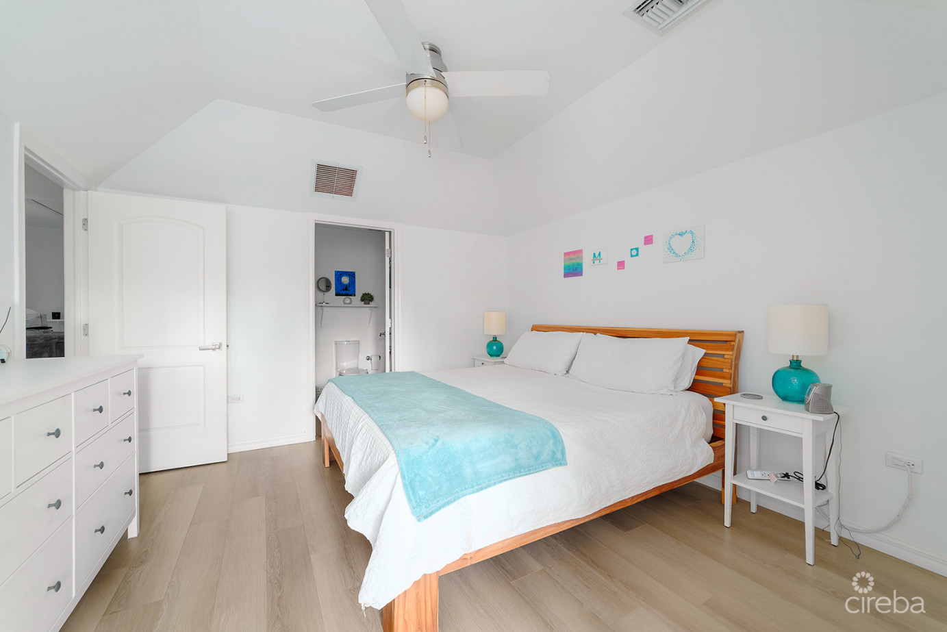 Fully Renovated Savannah Grand 4 Bedroom Family Home