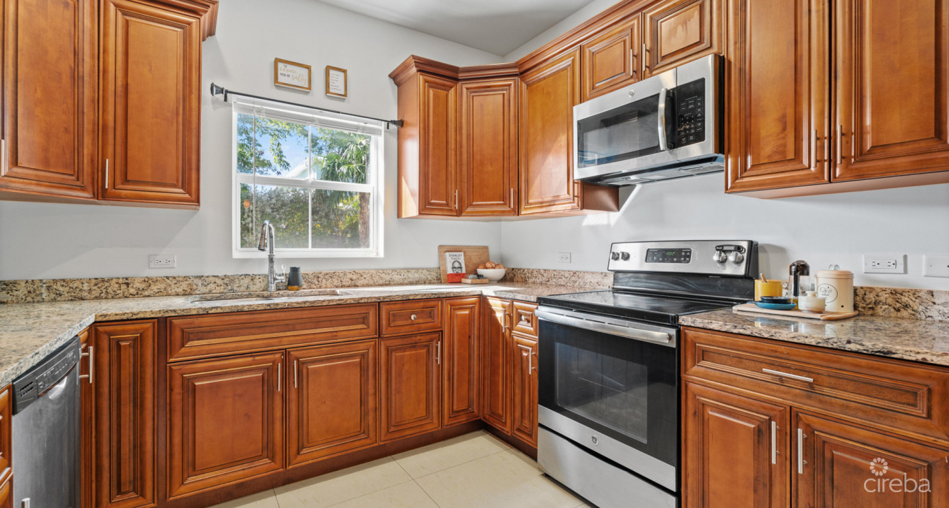 17 Snug Harbour Villas  Fantastic 2-bed/ 2.5 Bath In Highly Sought-after Complex