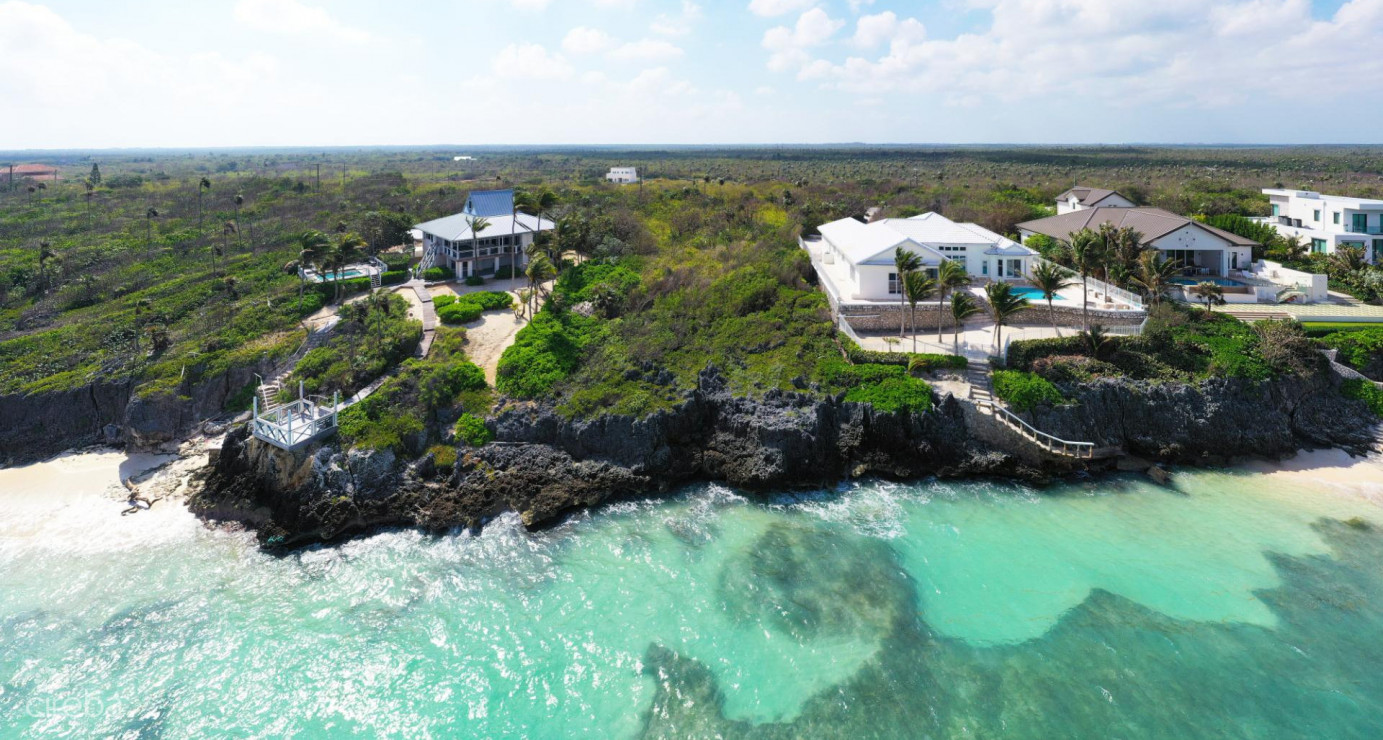 Queen's Highway, Waterfront Parcel  0.62 Acre