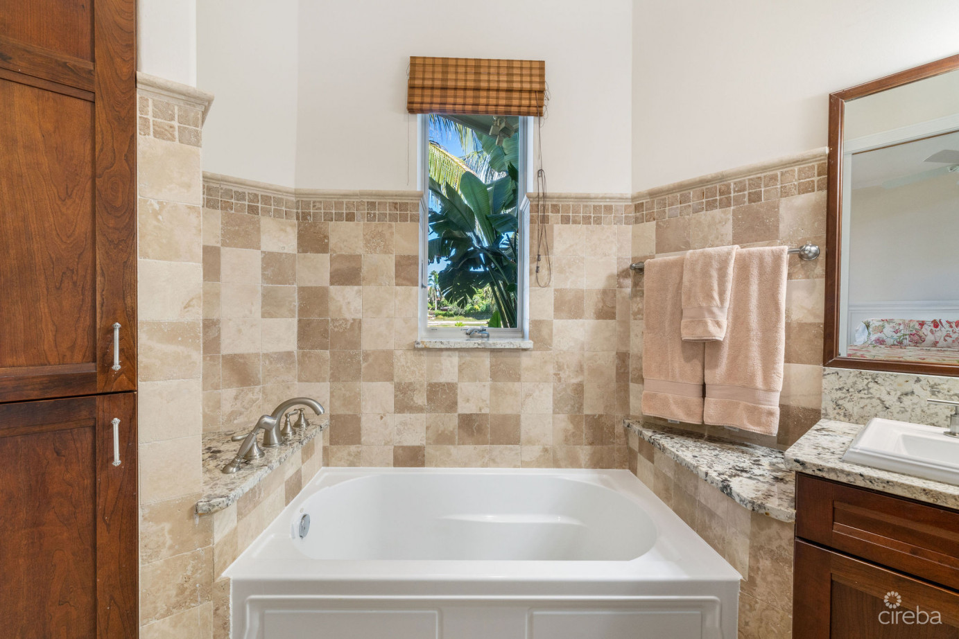 61 Hoya Quay Crystal Harbour