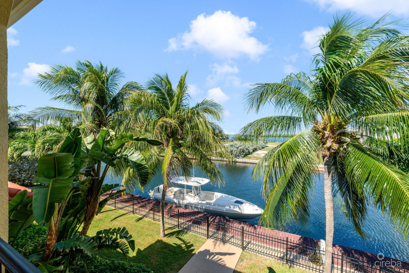 61 Hoya Quay Crystal Harbour