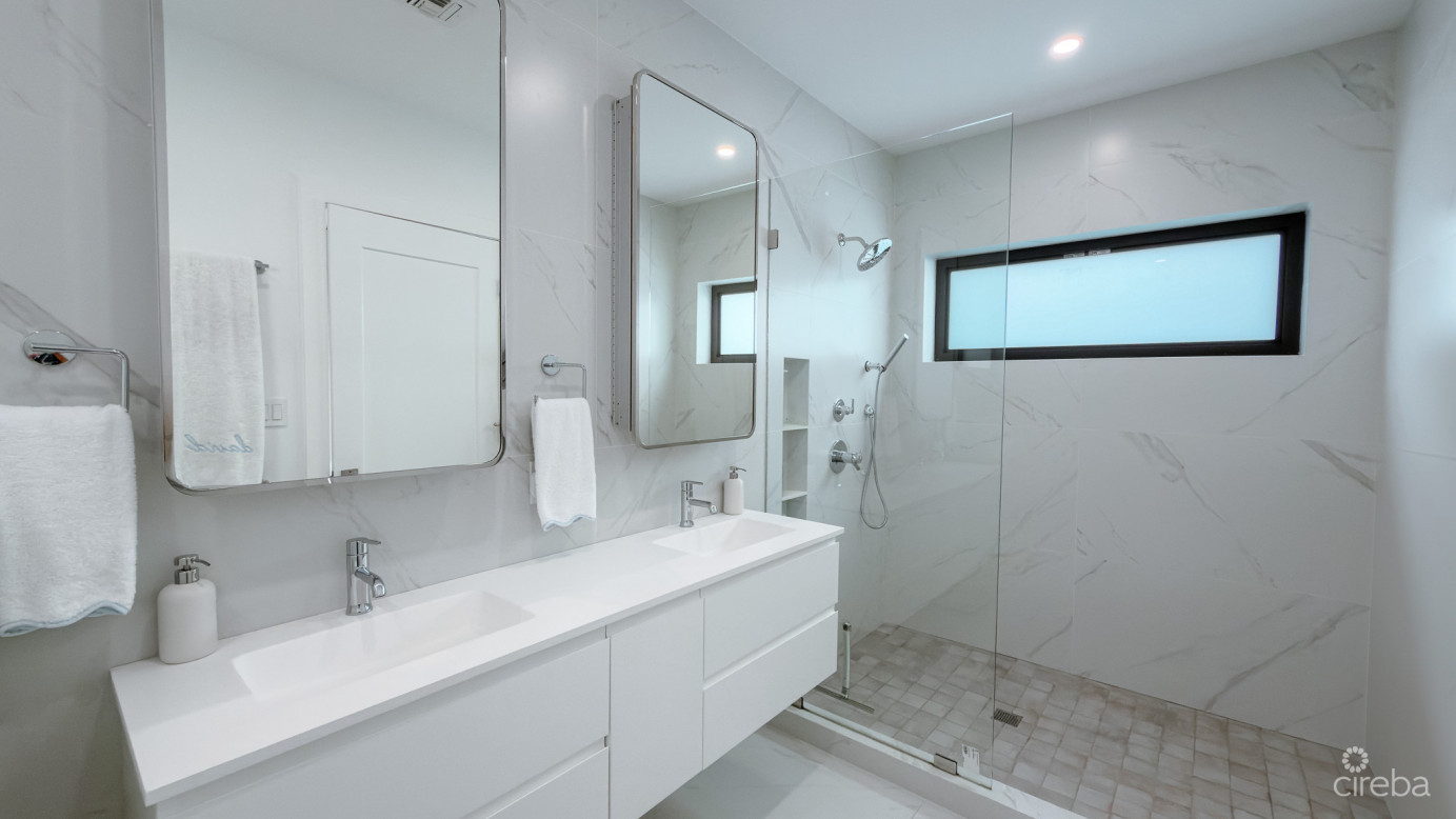 Salt Air - 4 Bed Townhouse The Shores