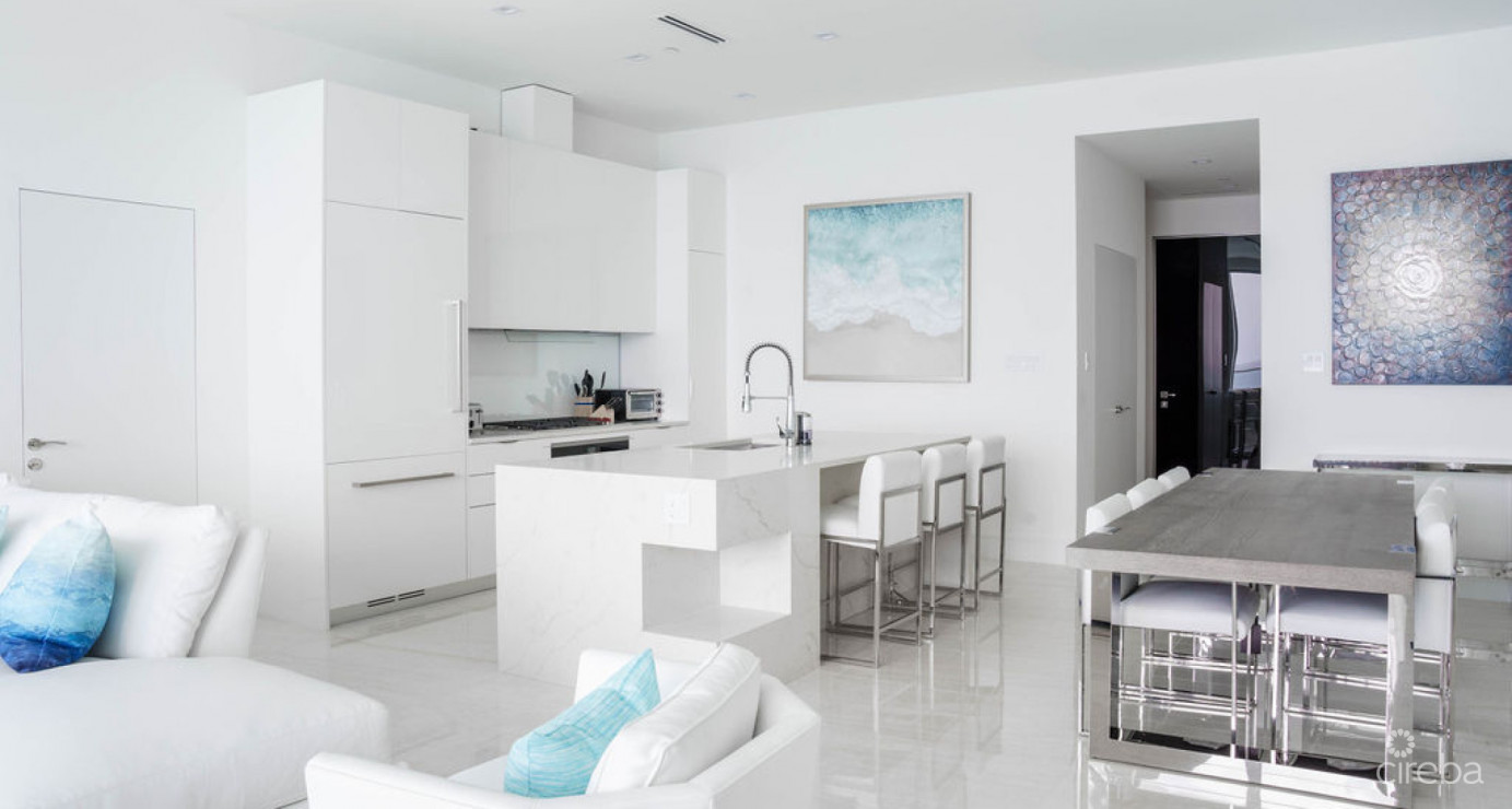 Ocean Front, Corner Unit At Fin Grand Cayman