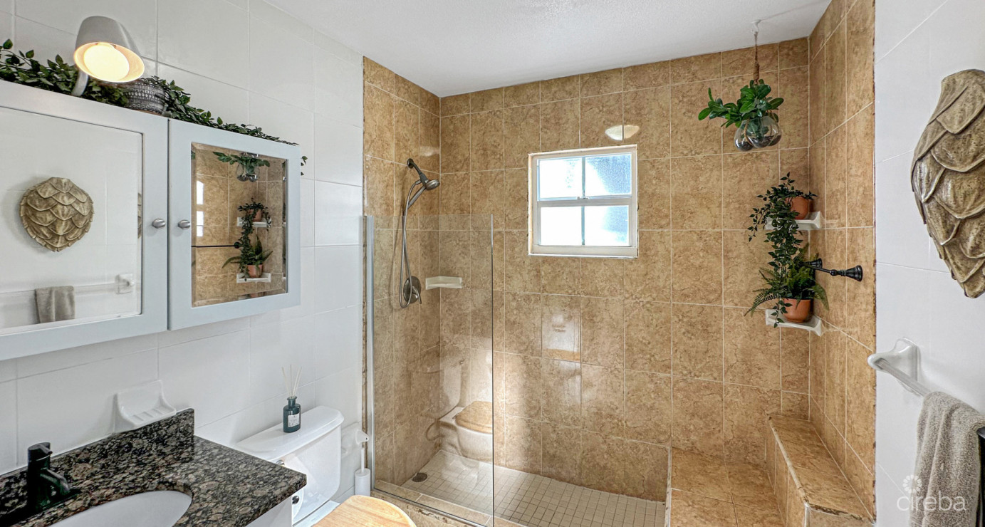 Raleigh Quay 1 Bedroom Condo