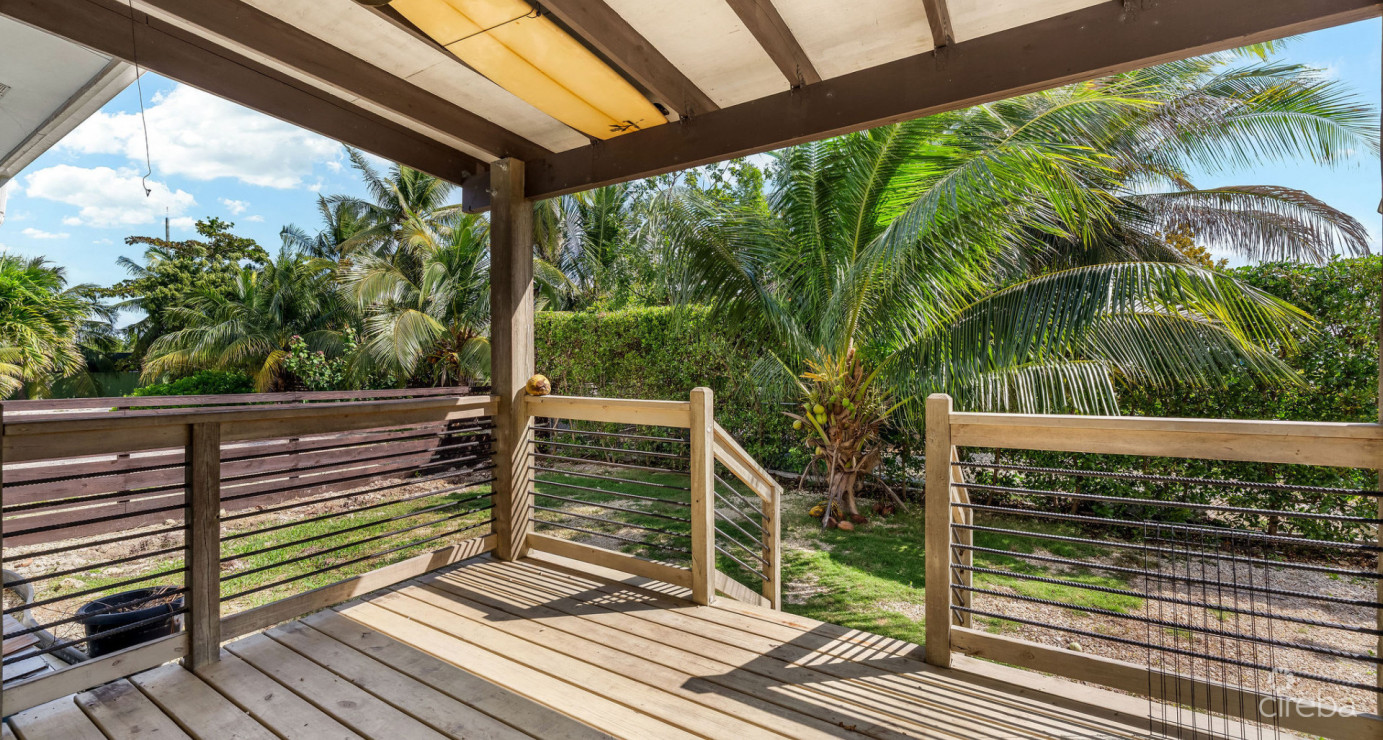 Development Opportunity Detached Home On 1 Acre In Spotts