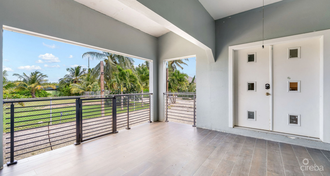 Development Opportunity Detached Home On 1 Acre In Spotts