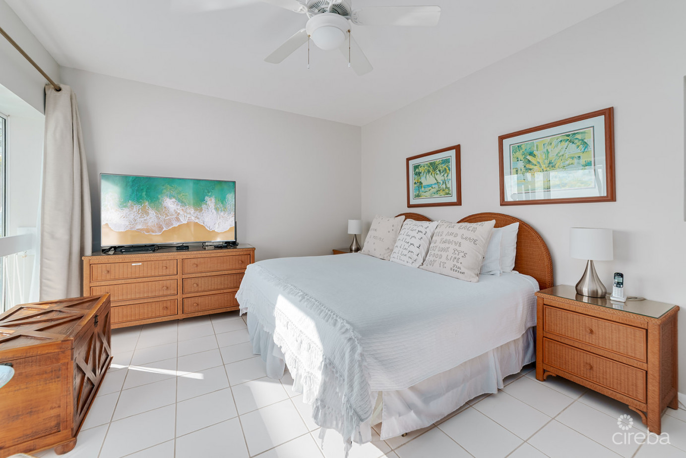 Pools Of The Kai - Beachfront Oasis In Rum Point