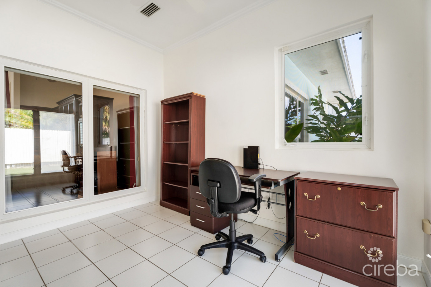 Snug Harbour Family Home