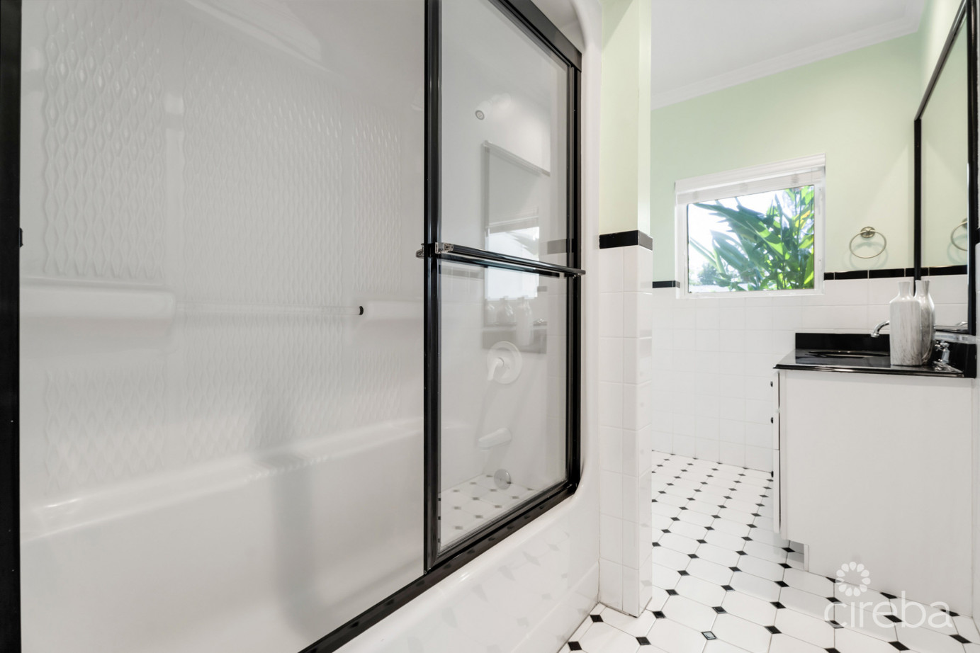 Snug Harbour Family Home