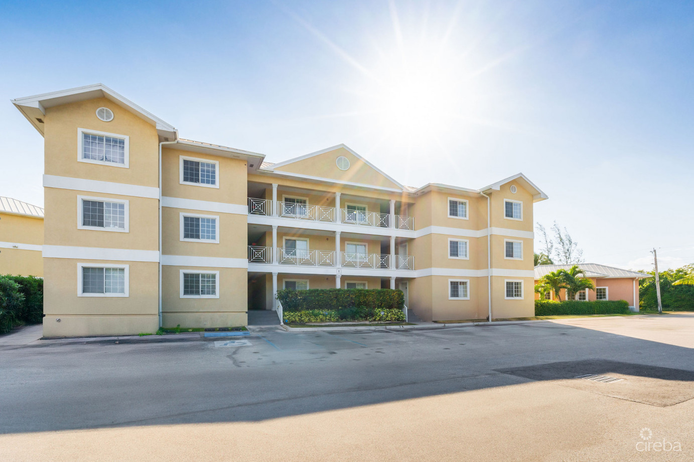 Lakeside  73 - 3 Bedroom - Near Seven Mile Beach And Camana Bay