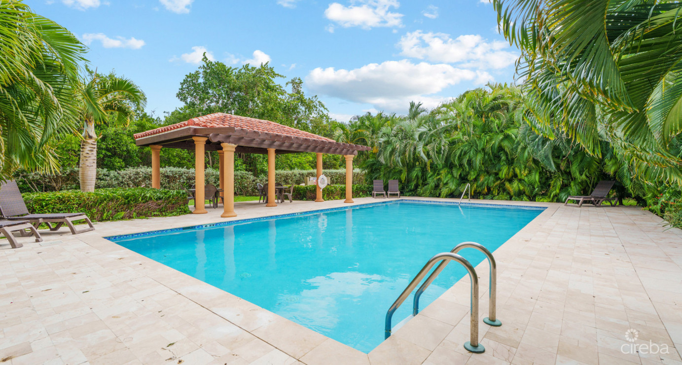 Hilton Estates - 2 Bed End Unit, Excellent Location