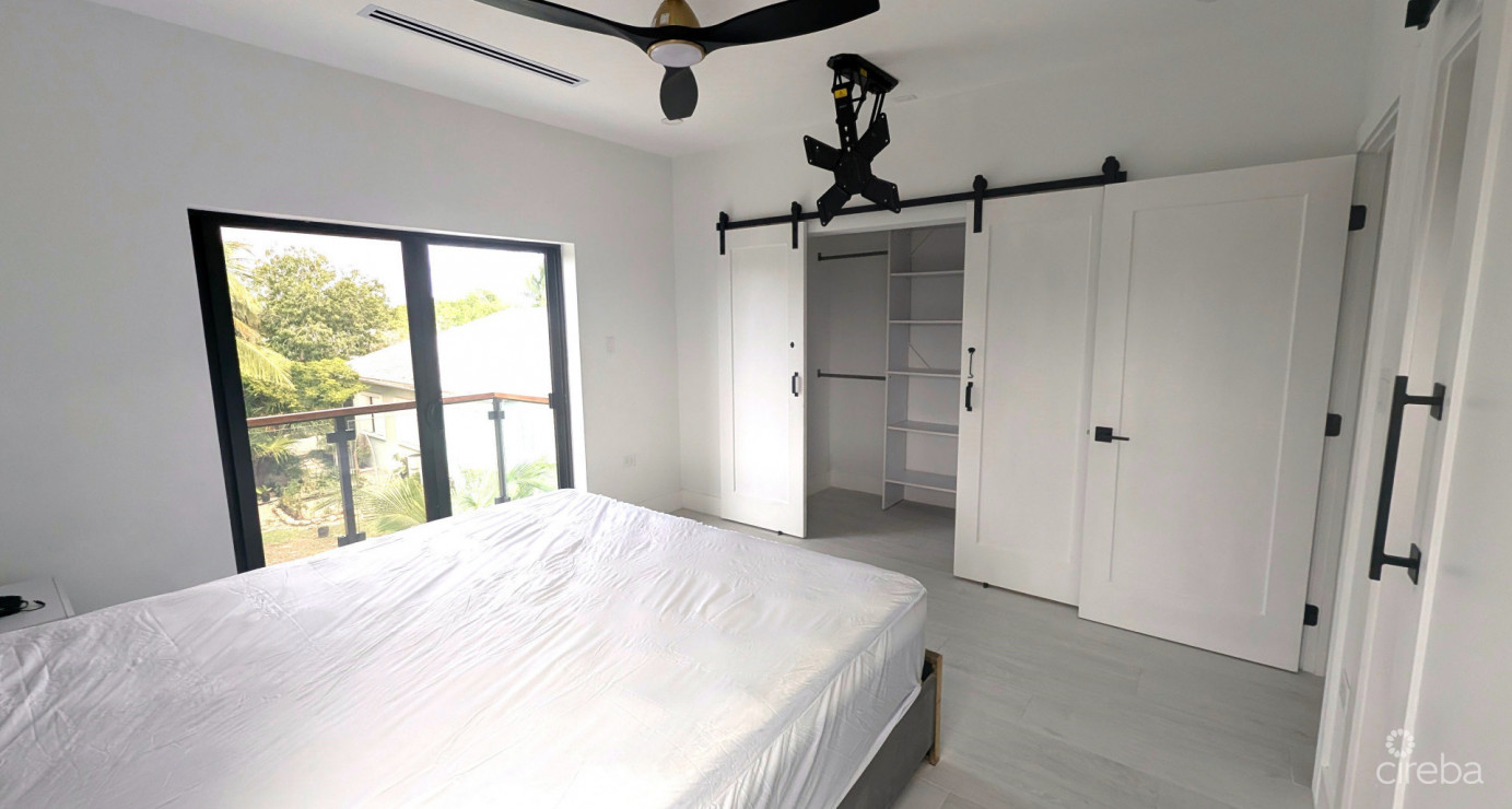 Fleetwood Estate  Villa