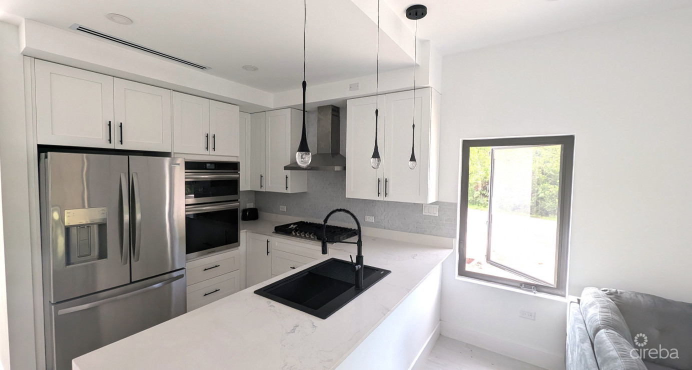 Fleetwood Estate  Villa