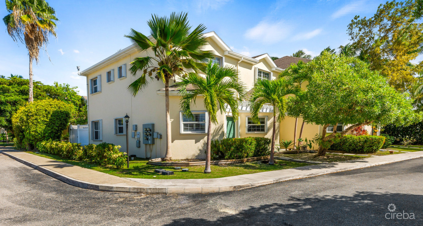 10 Sawgrass  Lovely 2-bed/ 2.5-bath Townhome In Low-density, Family-friendly Setting