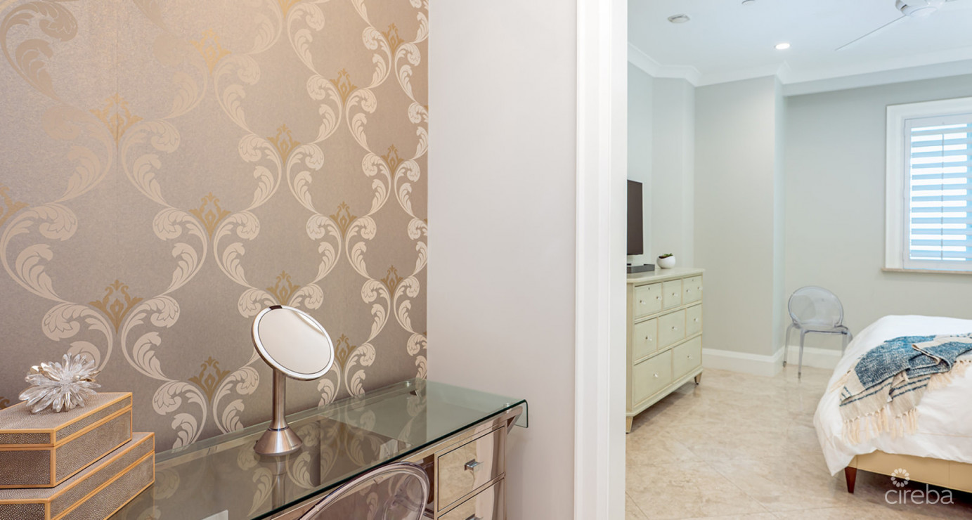 Watercolours - High Floor Location