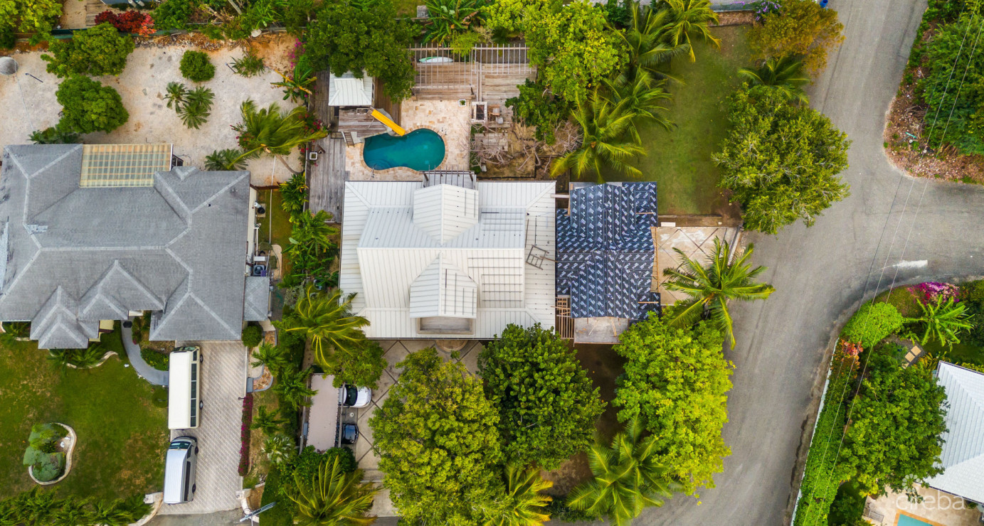 Savannah 3 Bed/3.5 Bath Charming Cottage Home With Income Producing Unit