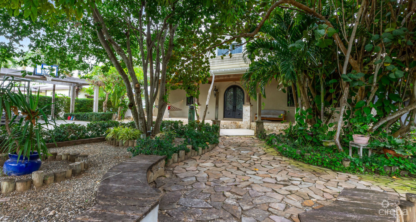 Savannah 3 Bed/3.5 Bath Charming Cottage Home With Income Producing Unit