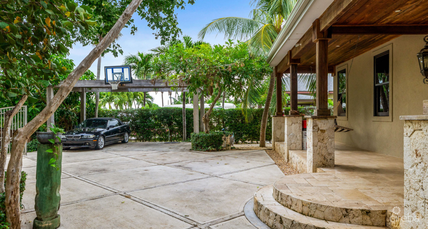 Savannah 3 Bed/3.5 Bath Charming Cottage Home With Income Producing Unit