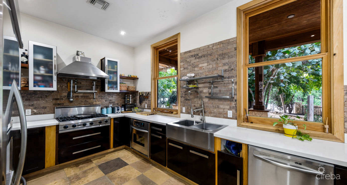 Savannah 3 Bed/3.5 Bath Charming Cottage Home With Income Producing Unit