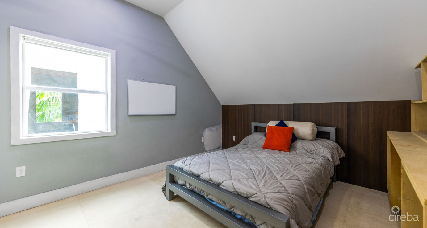 Savannah 3 Bed/3.5 Bath Charming Cottage Home With Income Producing Unit