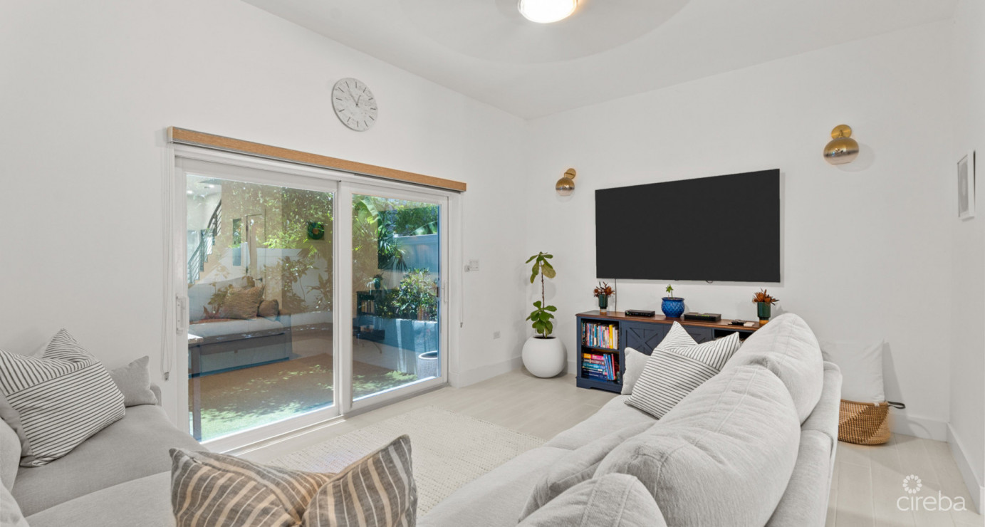 The Mantras #33 (south Sound Townhome W/ Custom Back Garden)