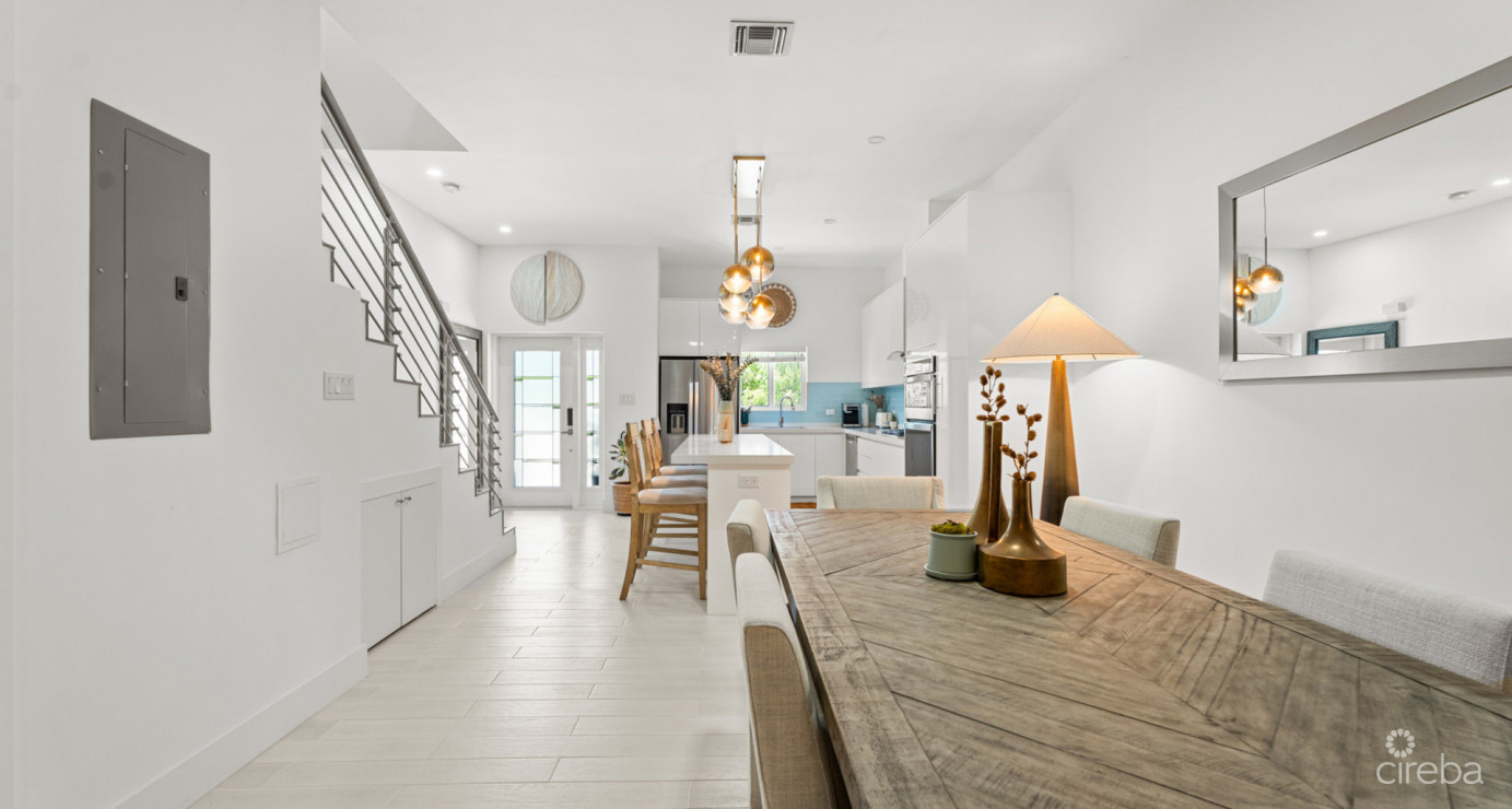 The Mantras #33 (south Sound Townhome W/ Custom Back Garden)