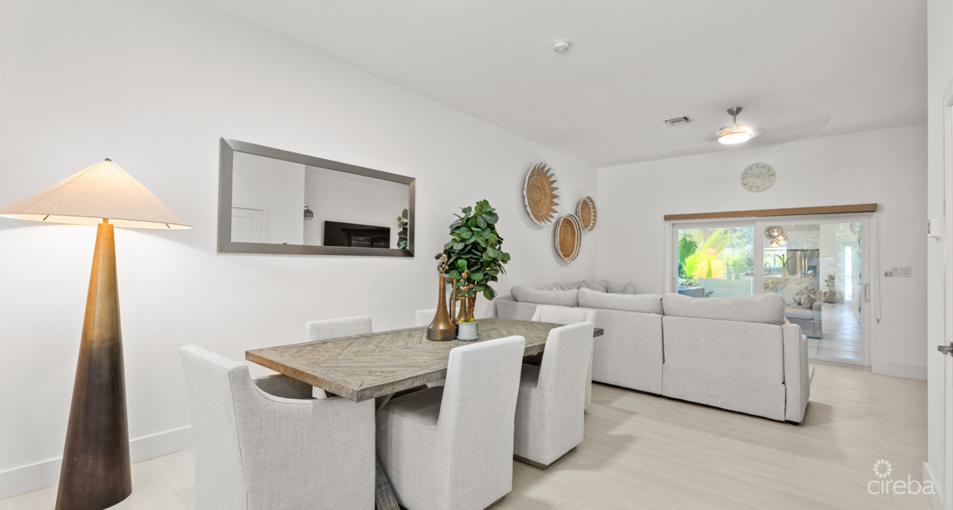 The Mantras #33 (south Sound Townhome W/ Custom Back Garden)