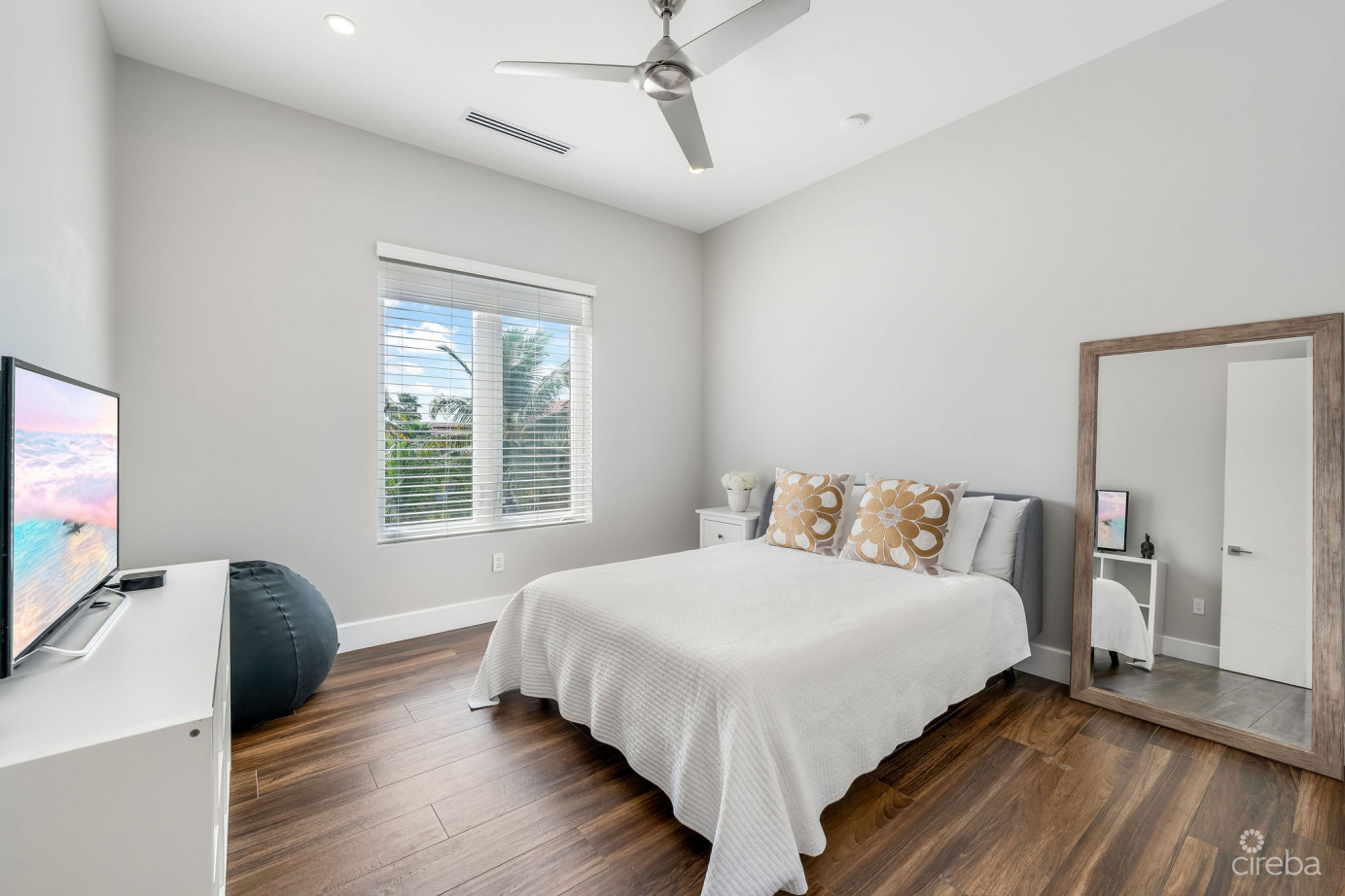 Cypress Pointe North Stand Alone Executive Residence