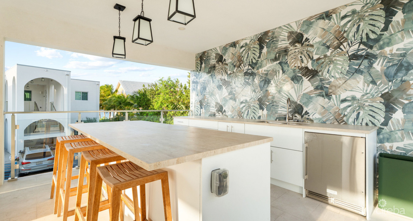 26 Sunset Point  Rare 3bed Unit With Its Own 0.33acre Private Seafront Lot