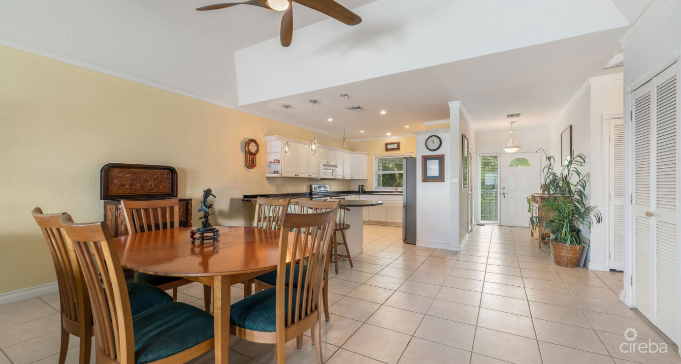 Ocean Front Top Floor Large Three Bed Ocean Pointe Villas