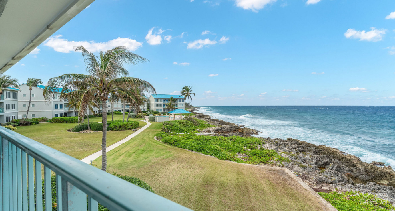 Ocean Front Top Floor Large Three Bed Ocean Pointe Villas