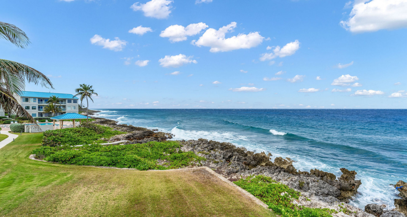 Ocean Front Top Floor Large Three Bed Ocean Pointe Villas