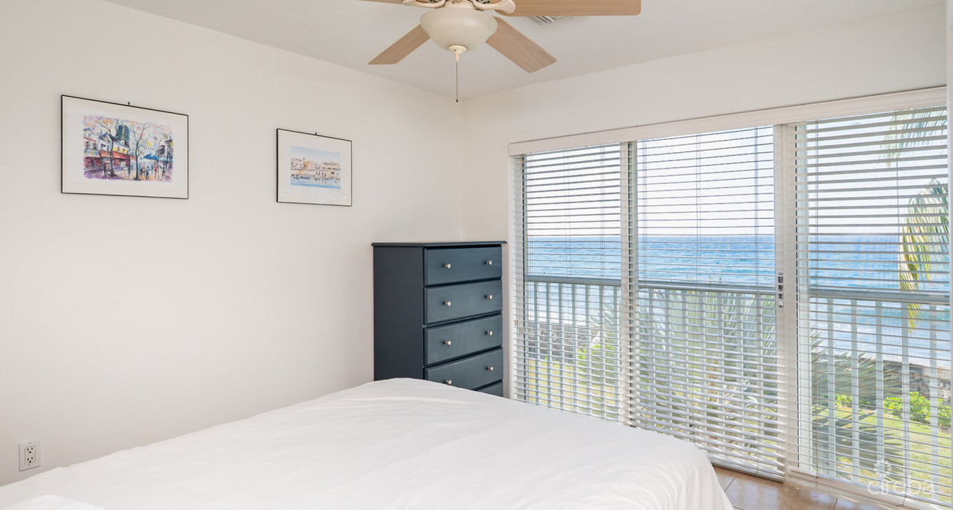 Seafront Ocean Club 3 Bed