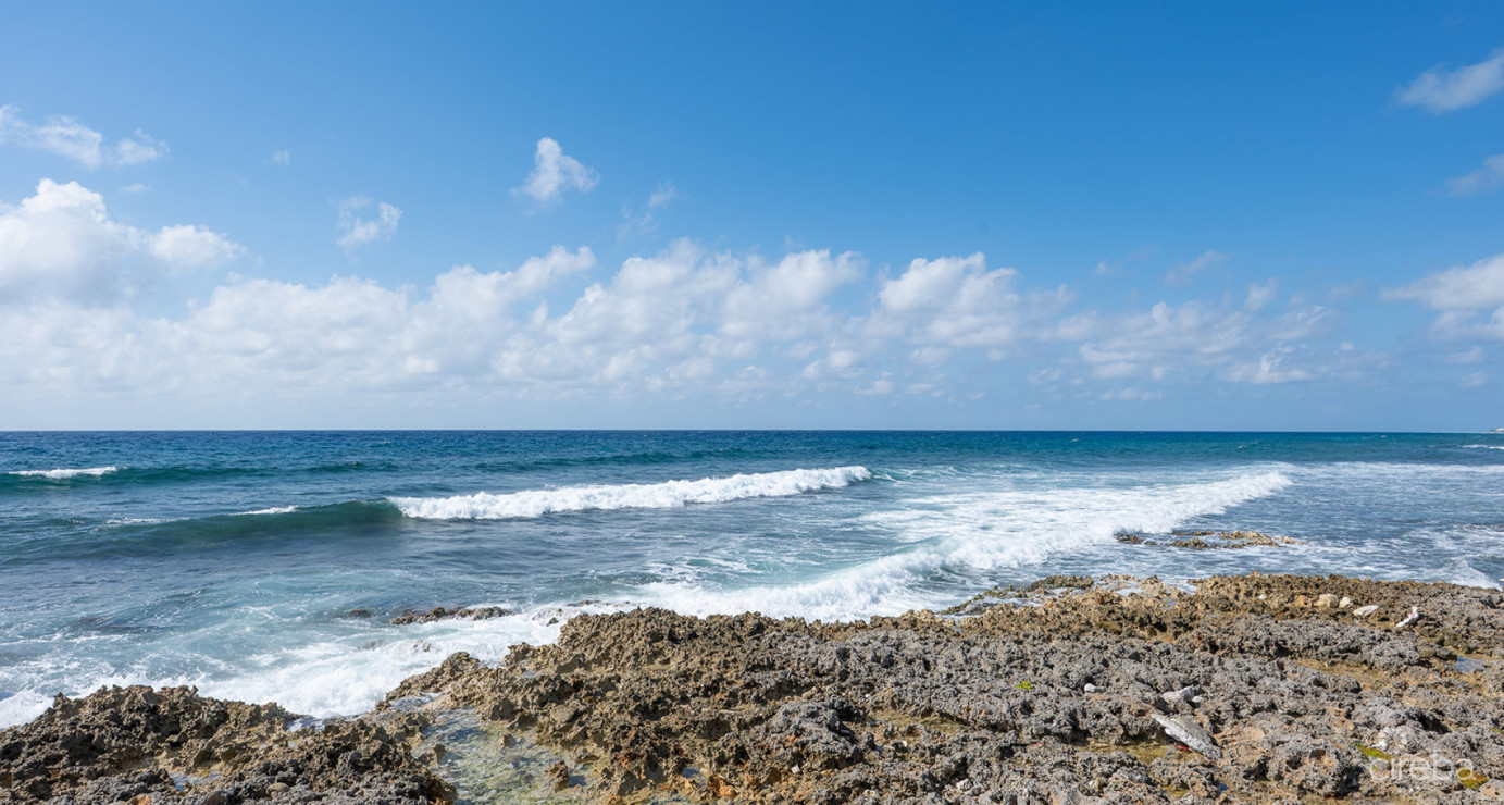 Seafront Ocean Club 3 Bed