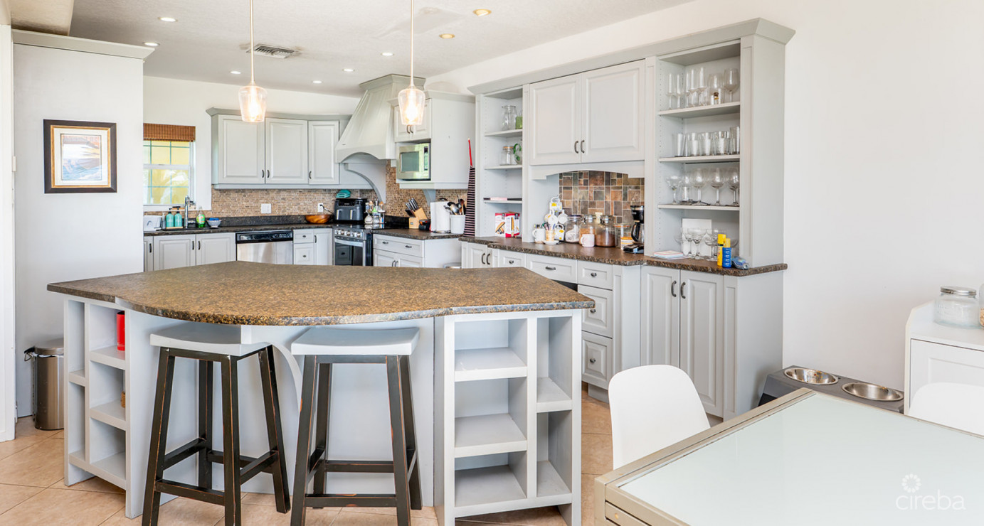 Seafront Ocean Club 3 Bed