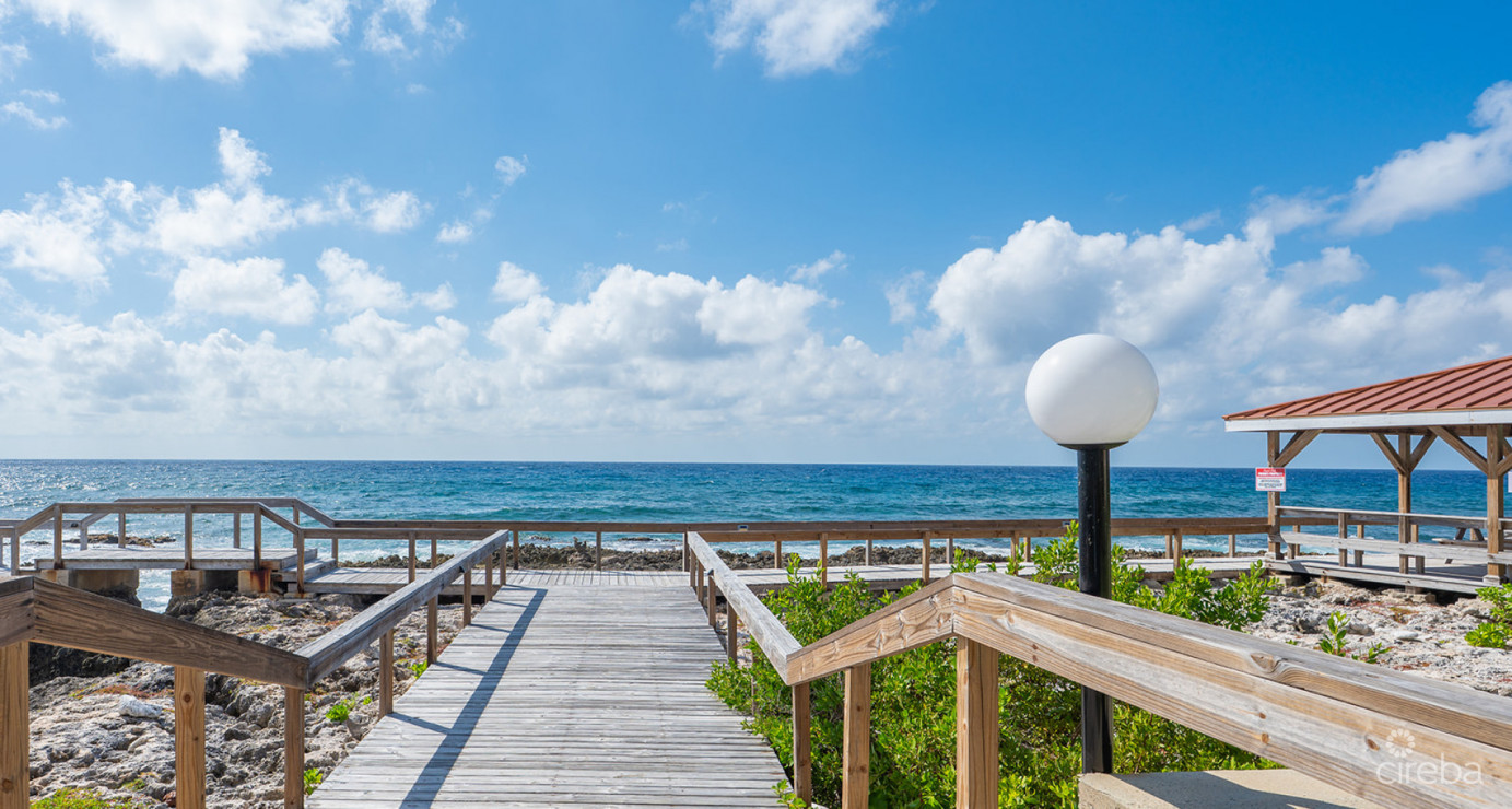 Seafront Ocean Club 3 Bed