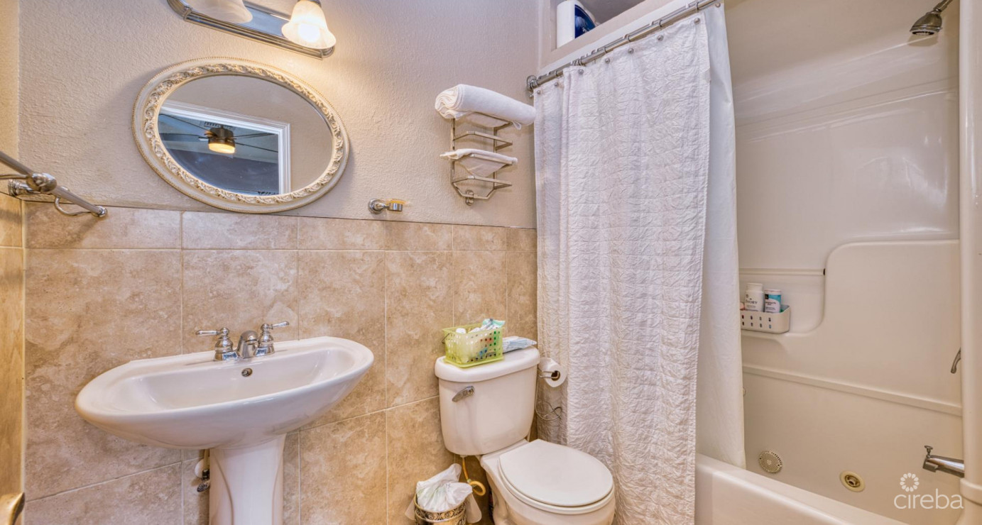 L'ambience  George Town - Turnkey Family Townhouse