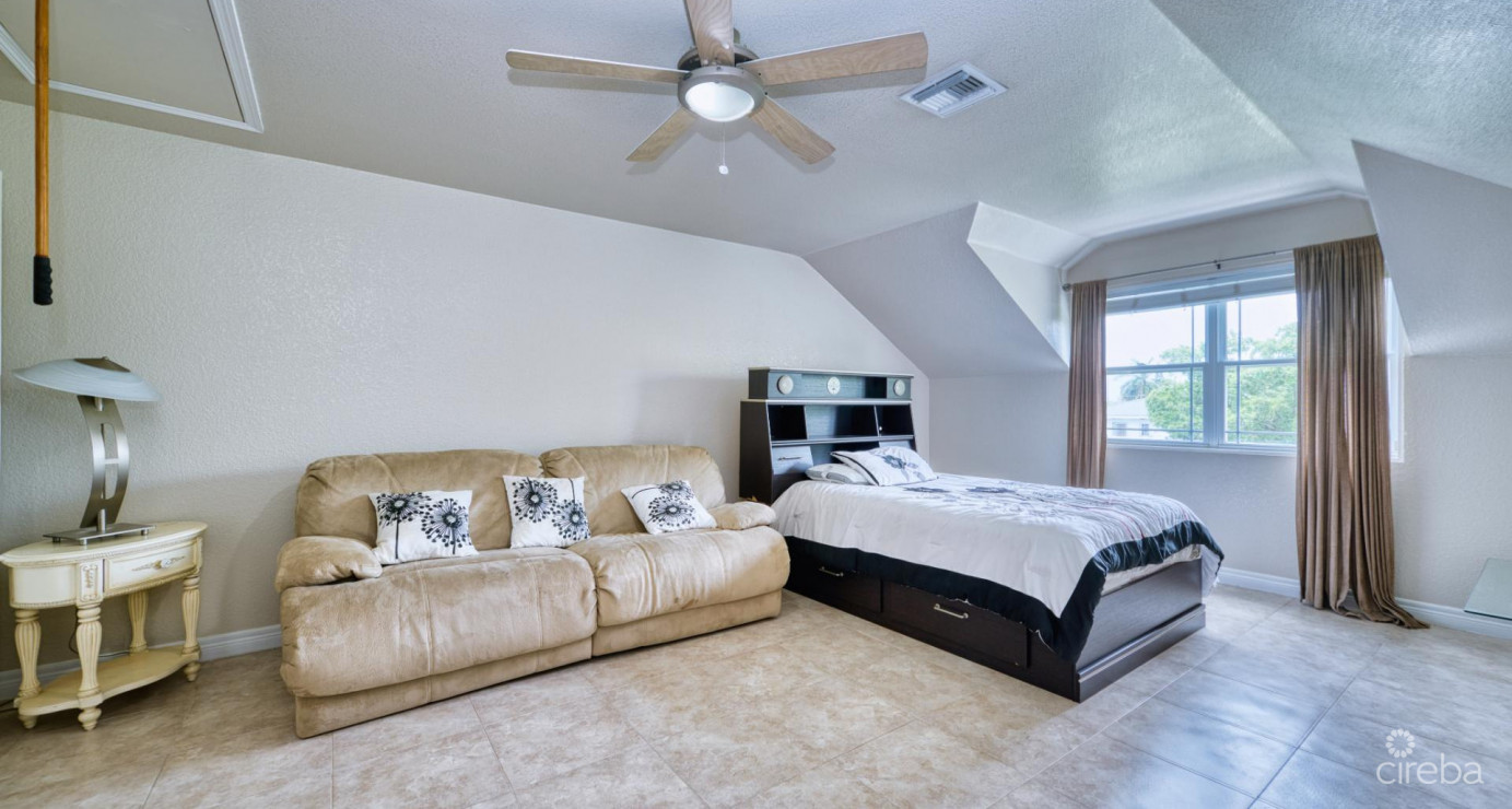 L'ambience  George Town - Turnkey Family Townhouse