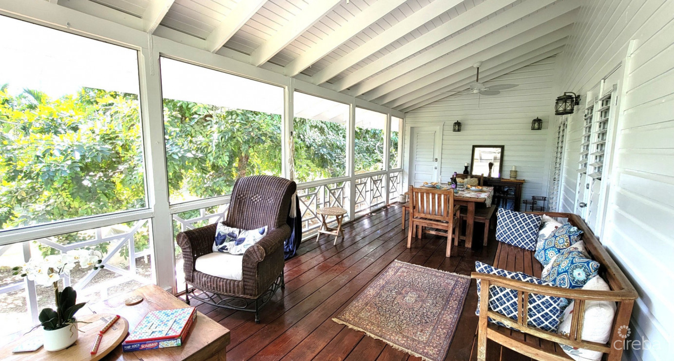 Lahala Treehouse Cottage