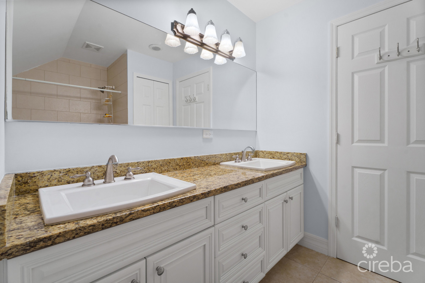 Highlands - One Side Of A Duplex